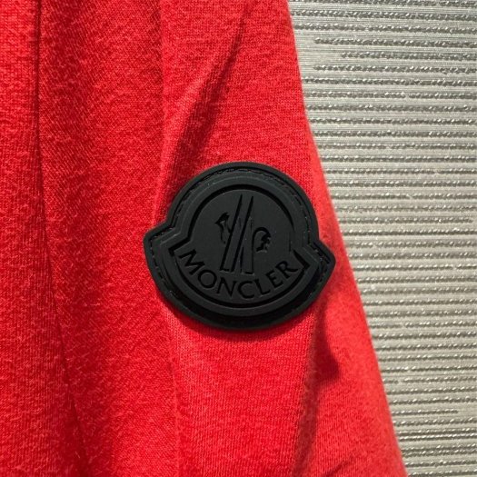 💎Han's house精品服飾💎moncler 反光 LOGO 黑牌 短 T 紅 現貨 XS 原價11000-4