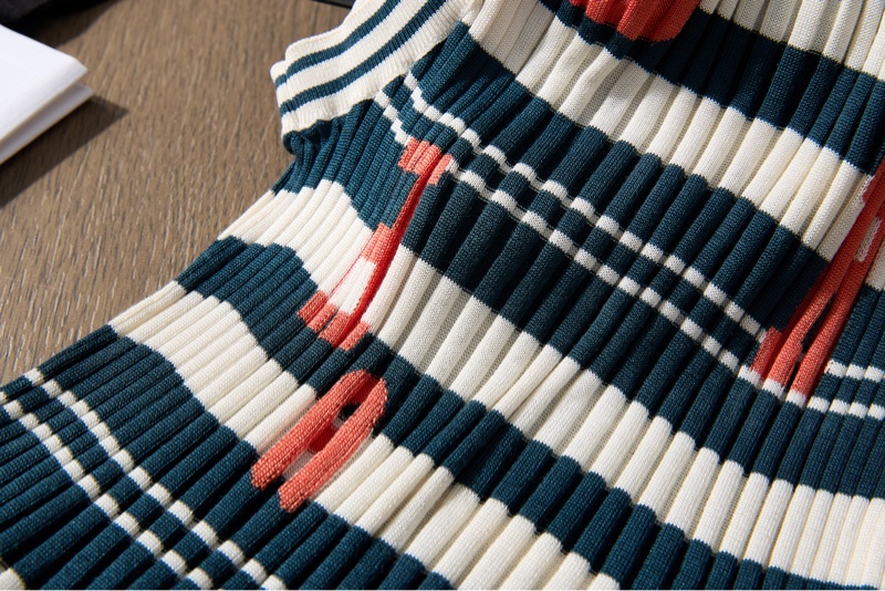 CHANEL 海軍風字母豎紋針織背心-6