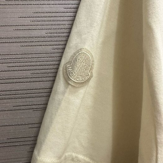 💎Han's house精品服飾💎moncler 短 T 現貨 M ~ 原價10100-2