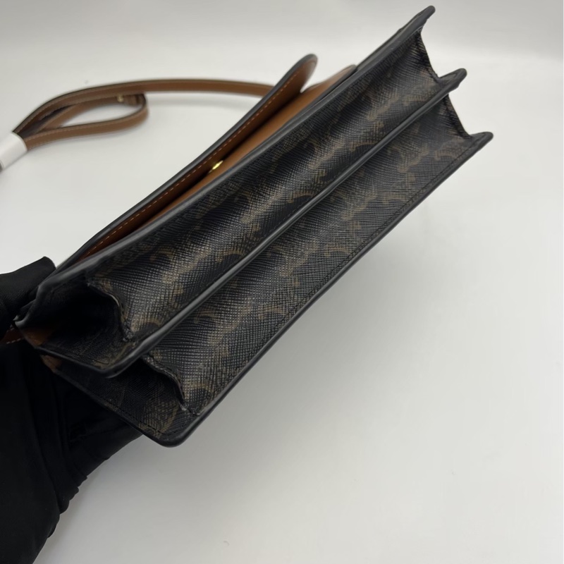 🏷️ Celine Woc-4