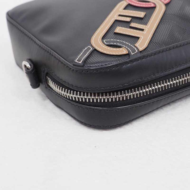 Fendi O Lock camera bag 芬迪男裝黑色相機包-16