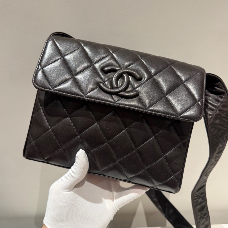 Chanel 香奈兒vintage咖啡色相機包 絕版中古 浮雕雙C黑扣-0