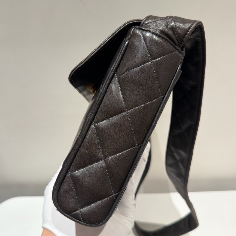 Chanel 香奈兒vintage咖啡色相機包 絕版中古 浮雕雙C黑扣-3