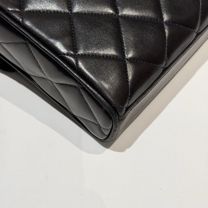 Chanel 香奈兒vintage咖啡色相機包 絕版中古 浮雕雙C黑扣-7