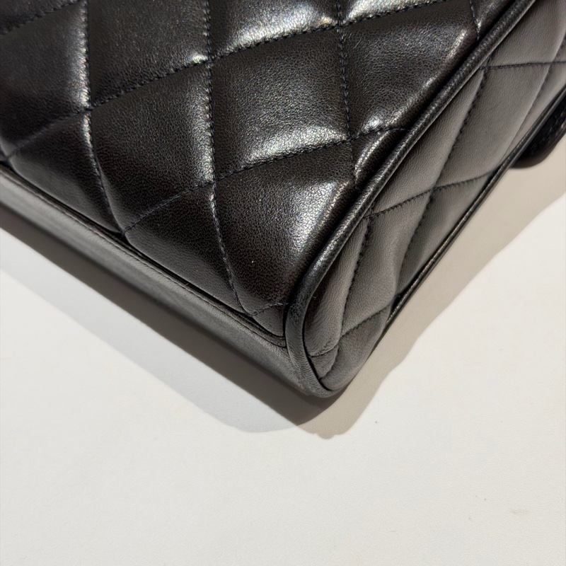 Chanel 香奈兒vintage咖啡色相機包 絕版中古 浮雕雙C黑扣-8