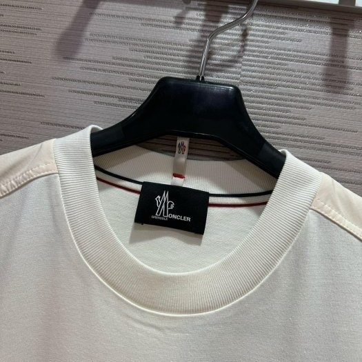 💎Han's house精品服飾💎 moncler 滑雪系列 拼接 尼龍 短 T 白 現貨 S / L 原價13800-6