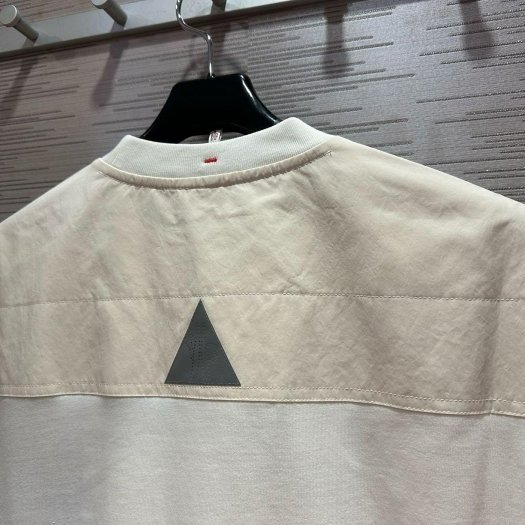 💎Han's house精品服飾💎 moncler 滑雪系列 拼接 尼龍 短 T 白 現貨 S / L 原價13800-7