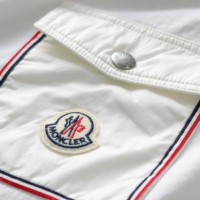 💎Han's house精品服飾💎moncler 尼龍 口袋 短 T 現貨 L-2