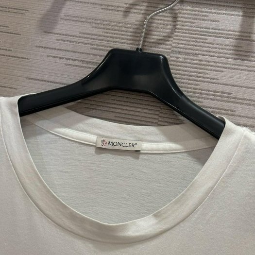 💎Han's house精品服飾💎moncler 尼龍 口袋 短 T 現貨 L-4