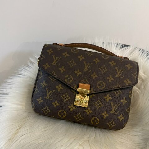 LV 老花郵差包