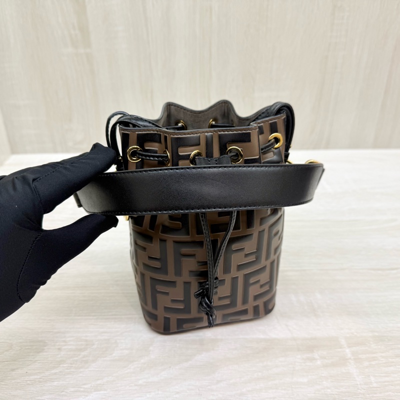 FENDI✨棕色Mon Tresor mini水桶包/8BS010-9