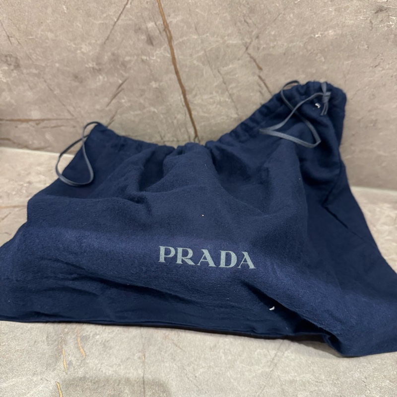 「全新未使用過」Prada Triangle Leather Crossbody Bag 黑色三角斜背包-2