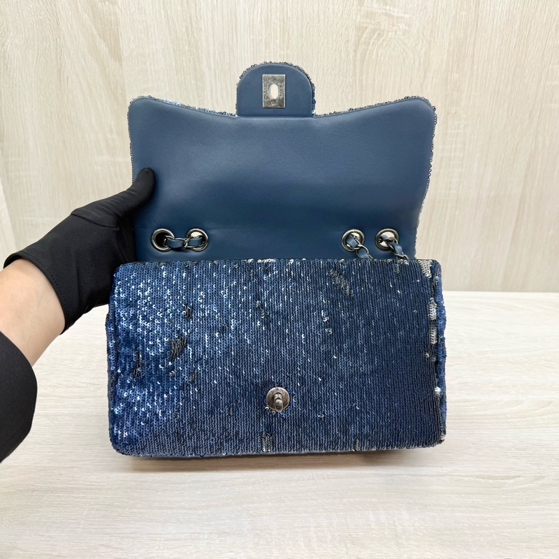 chanel 全場焦點✨藍coco cuba 亮片包-8