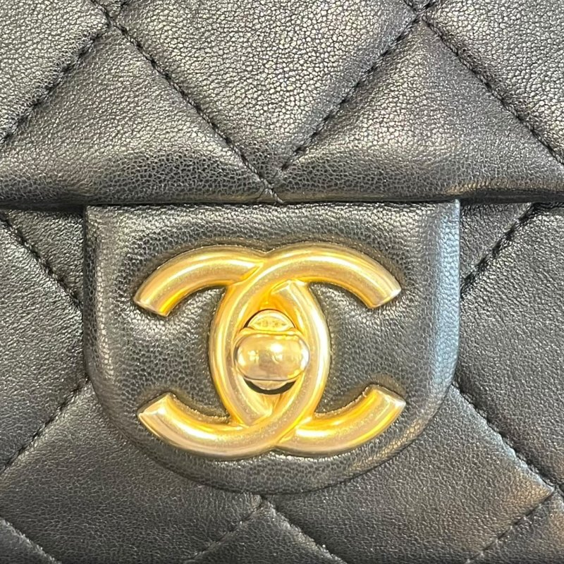 CHANEL Logo Letters Handle 菱格紋鏈條肩背包 5-529-8
