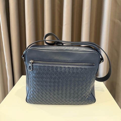 Bottega Veneta 寶緹嘉BV 黑色 全皮經典編織 拉鍊斜背包
