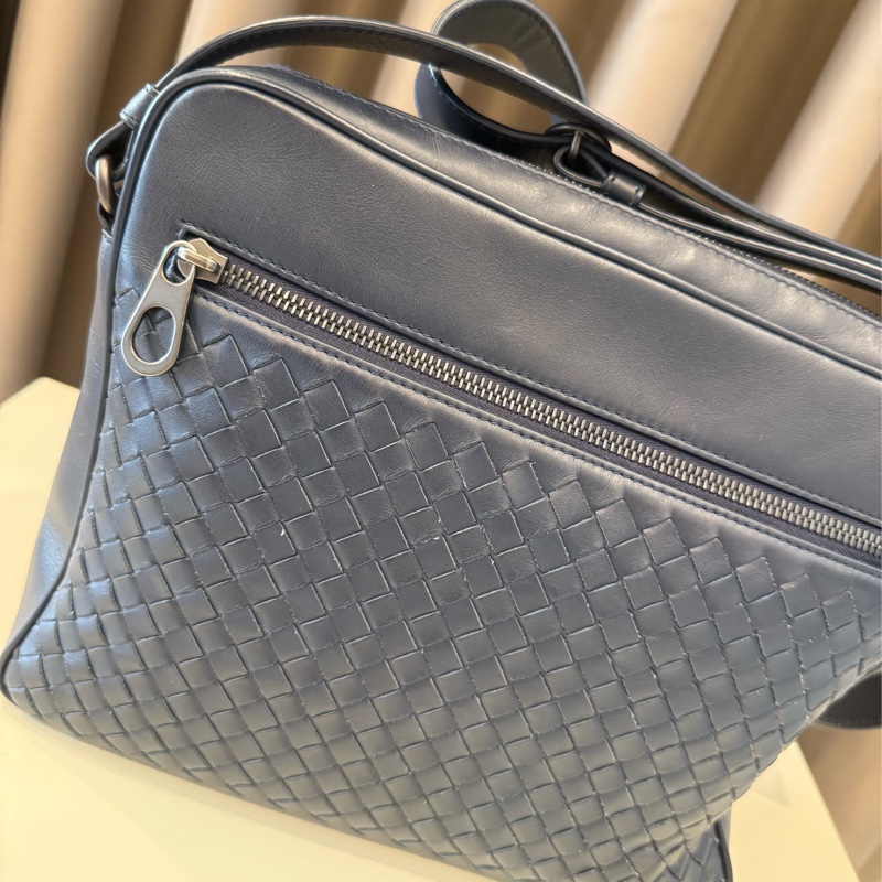 Bottega Veneta 寶緹嘉BV 黑色 全皮經典編織 拉鍊斜背包-2