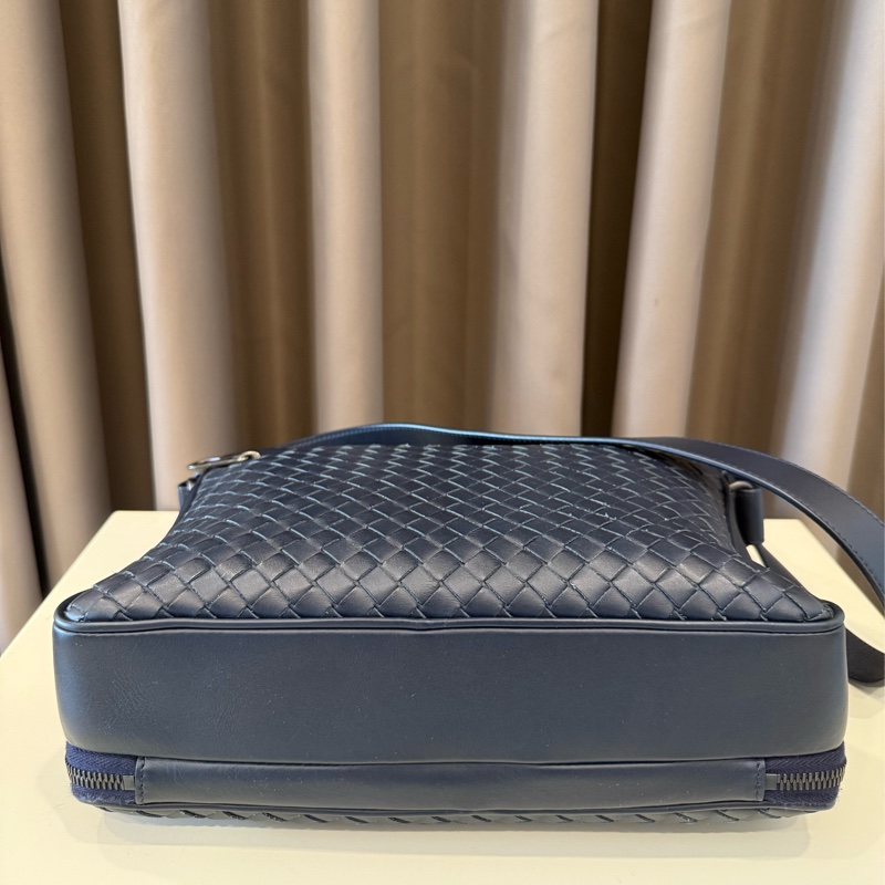 Bottega Veneta 寶緹嘉BV 黑色 全皮經典編織 拉鍊斜背包-5