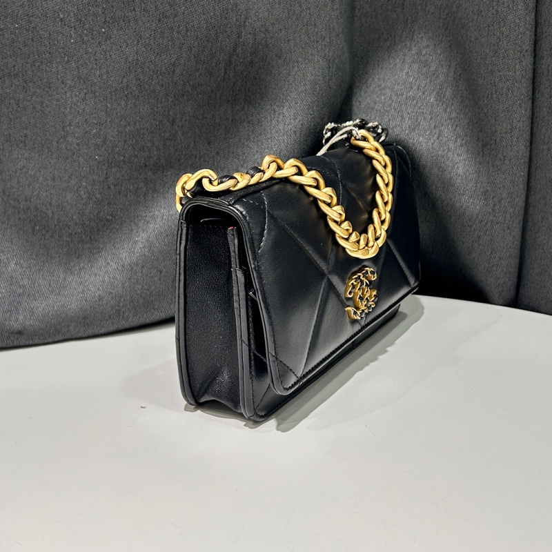 Chanel 香奈兒19bag woc 芯片款 黑金菱格山羊皮鏈條包-1