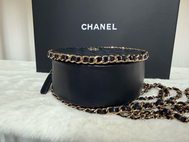 Chanel香奈兒滾邊鏈條黑金圓餅鏈條包-5