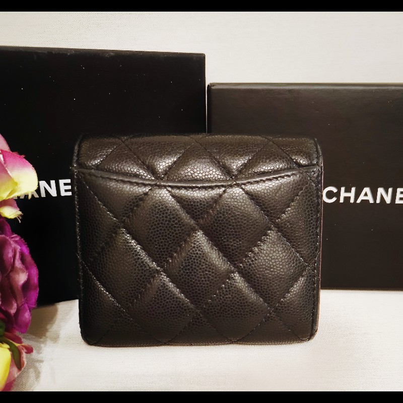 Chanel 經典菱格紋三折羊皮短夾-1