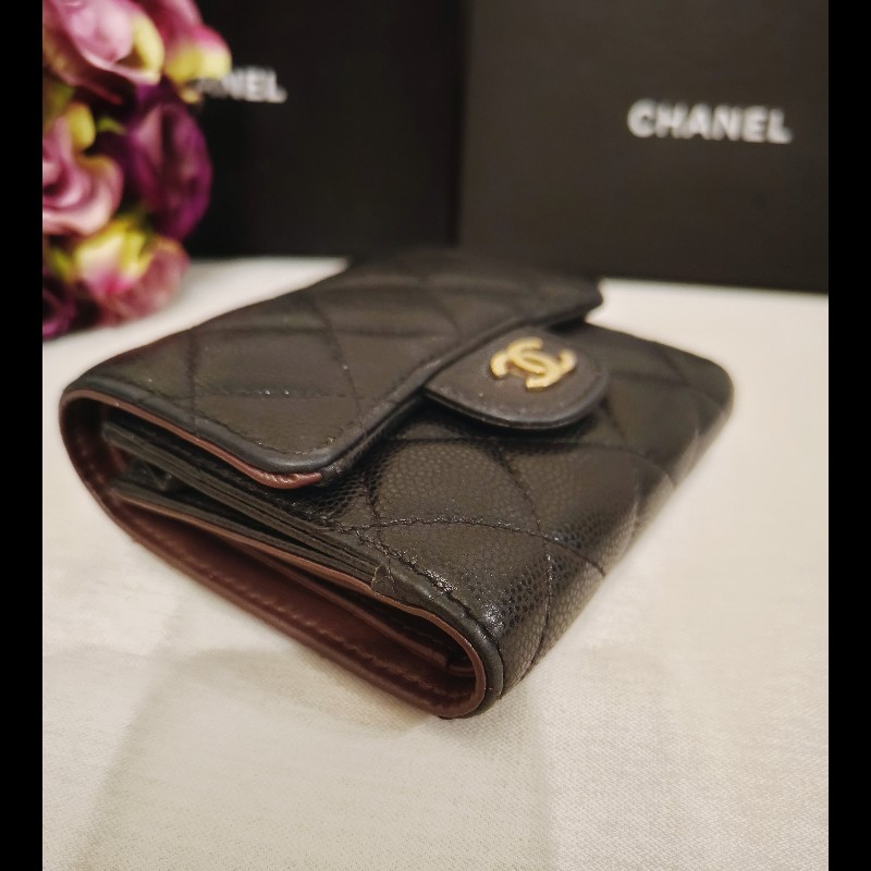 Chanel 經典菱格紋三折羊皮短夾-13