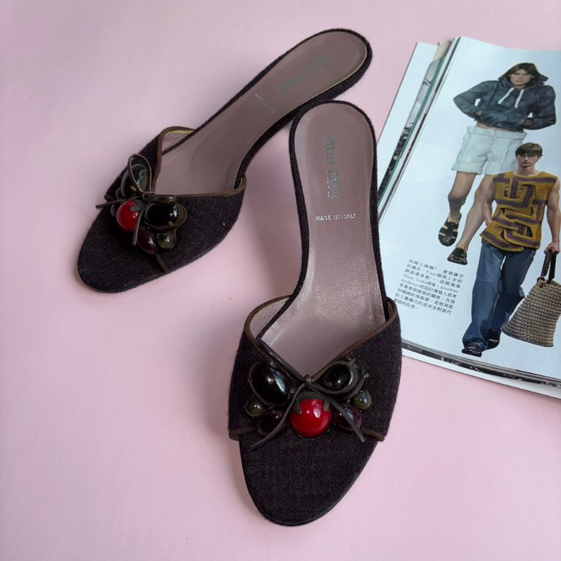 y2k ୨୧超級可愛 .ᐟ.ᐟ ::Miu Miu:: 棕色寶石蝴蝶結粗跟拖鞋 35.5號-0
