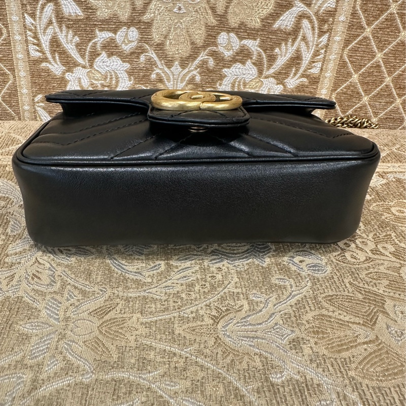Gucci 黑牛皮霧金釦山型紋SuperMiniMarmont斜背鏈包-2