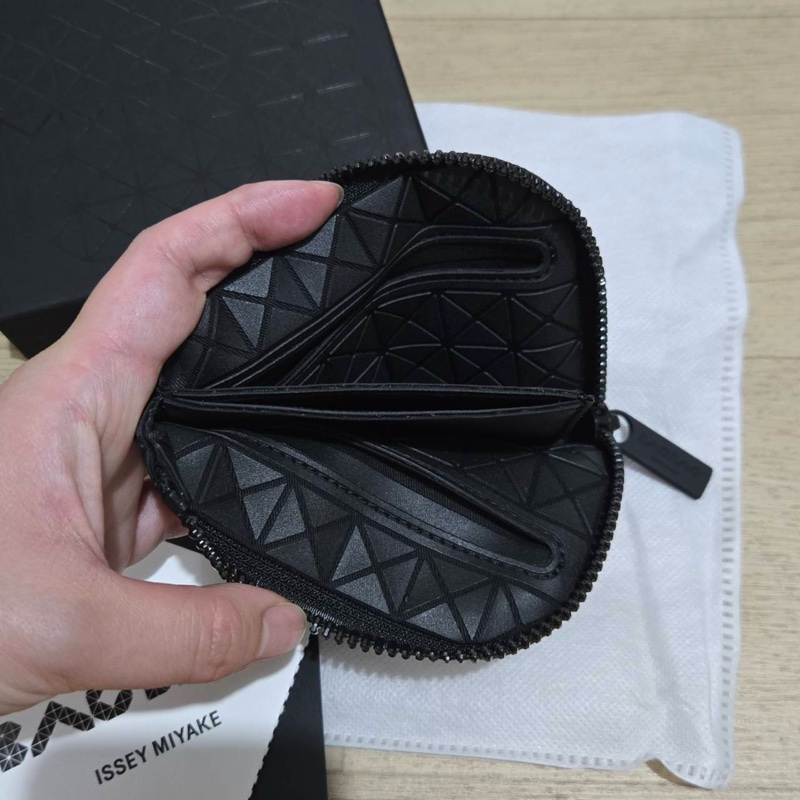 Issey Miyake 三宅一生 BaoBao kuro系列 零錢包短夾 霧黑色-2