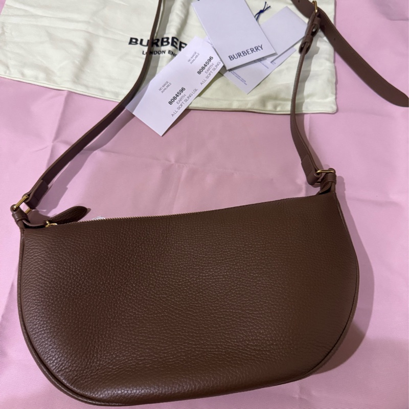 Burberry 牛皮斜揹包-1