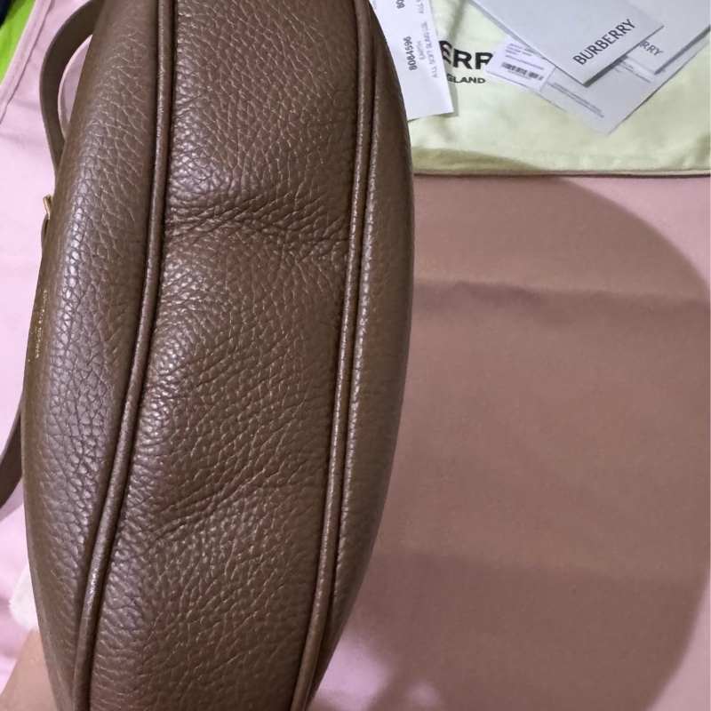 Burberry 牛皮斜揹包-2