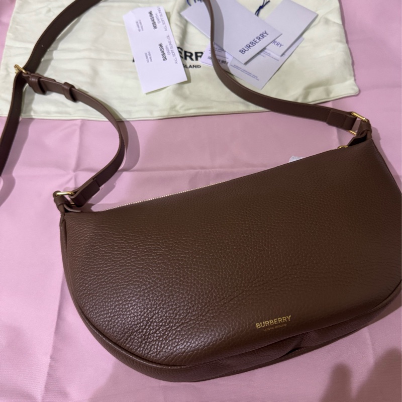 Burberry 牛皮斜揹包-3