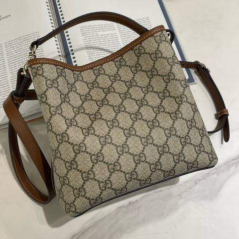 ▪️富貴選物FUGUEI▪️Gucci 新款 emblem 兩用水桶包