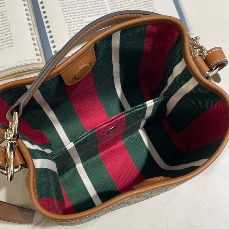 ▪️富貴選物FUGUEI▪️Gucci 新款 emblem 兩用水桶包-2