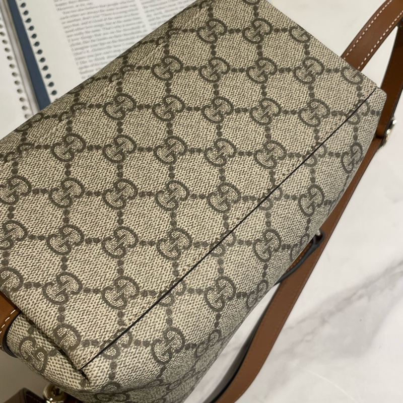▪️富貴選物FUGUEI▪️Gucci 新款 emblem 兩用水桶包-8