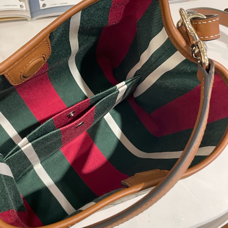 ▪️富貴選物FUGUEI▪️Gucci 新款 emblem 兩用水桶包-10