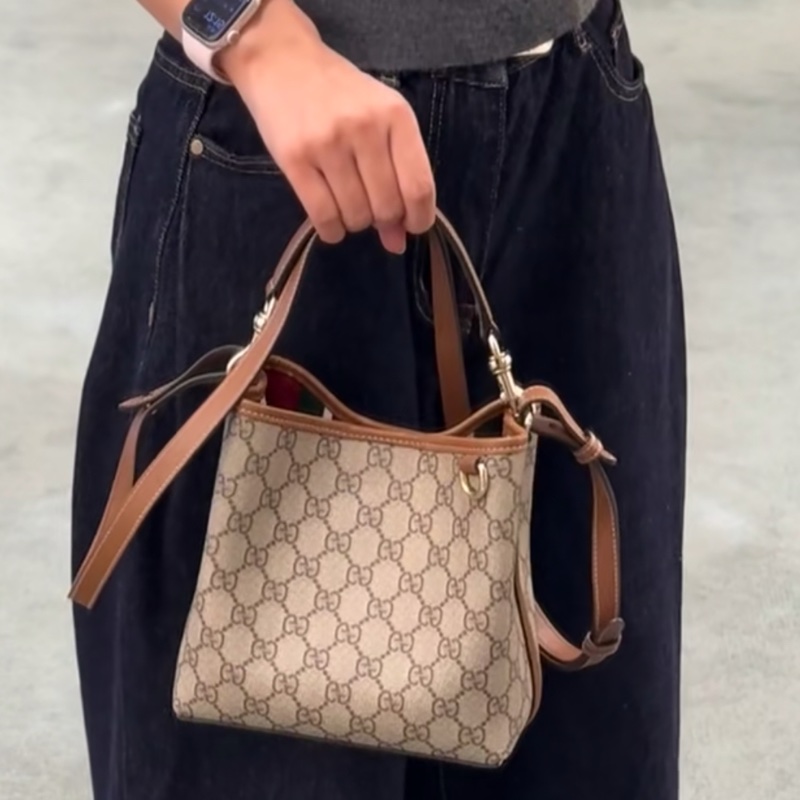 ▪️富貴選物FUGUEI▪️Gucci 新款 emblem 兩用水桶包-12