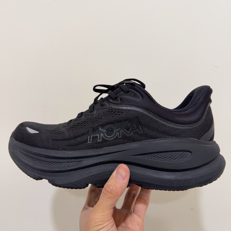 HOKA Clifton 10 Wide路跑鞋 寬楦 黑武士 二手 9成新 少穿 附上原廠鞋盒 尺寸:9/42.5-6