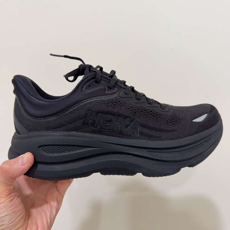 HOKA Clifton 10 Wide路跑鞋 寬楦 黑武士 二手 9成新 少穿 附上原廠鞋盒 尺寸:9/42.5-10