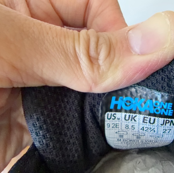 HOKA Clifton 10 Wide路跑鞋 寬楦 黑武士 二手 9成新 少穿 附上原廠鞋盒 尺寸:9/42.5-14