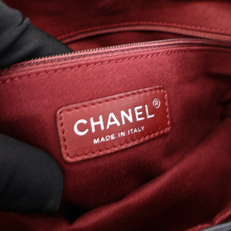 CHANEL 牛皮皮革Quilted Crinkled Calfskin Fold-Over Bag鏈帶肩背袋-5