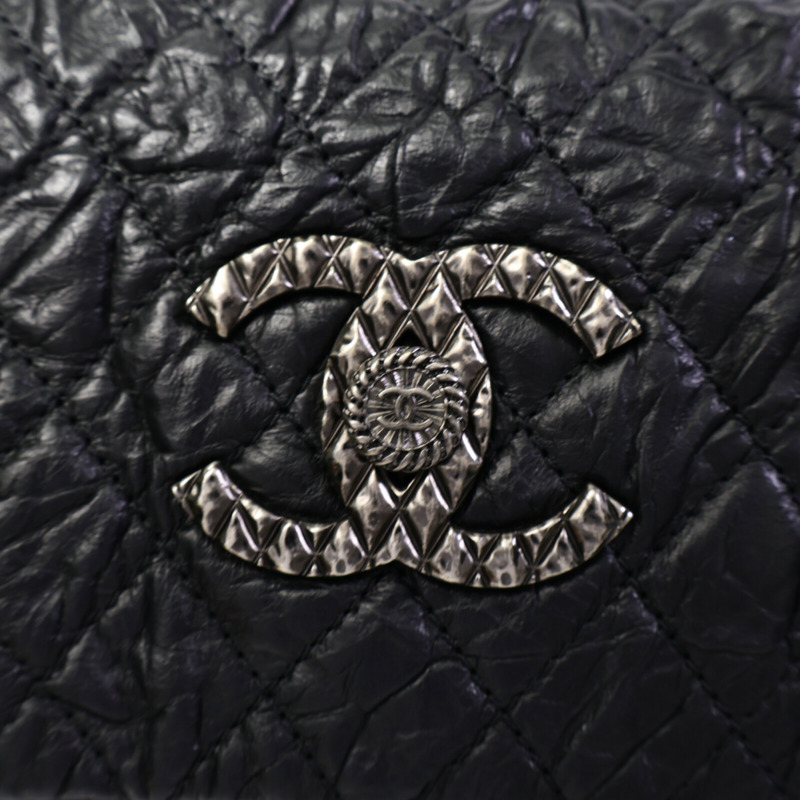 CHANEL 牛皮皮革Quilted Crinkled Calfskin Fold-Over Bag鏈帶肩背袋-6