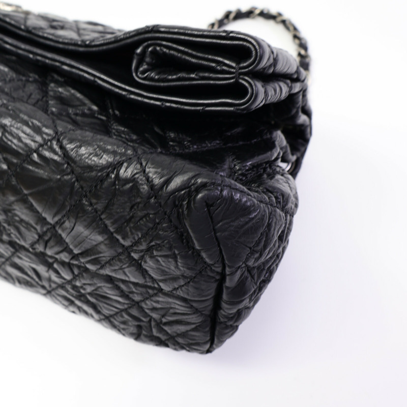 CHANEL 牛皮皮革Quilted Crinkled Calfskin Fold-Over Bag鏈帶肩背袋-10