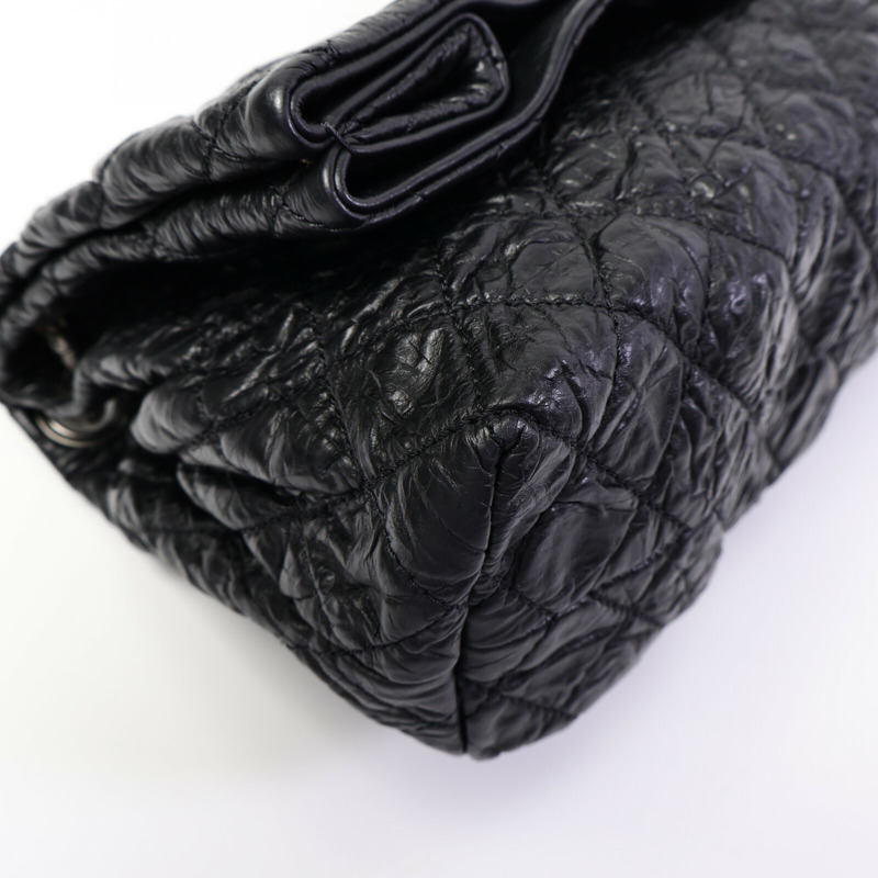 CHANEL 牛皮皮革Quilted Crinkled Calfskin Fold-Over Bag鏈帶肩背袋-11