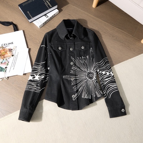 Chanel 星芒塗鴉收腰牛仔外套