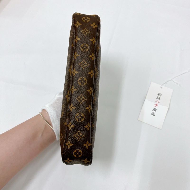 莉亞精品♡ LV M44840 五合一 粉 二手-7