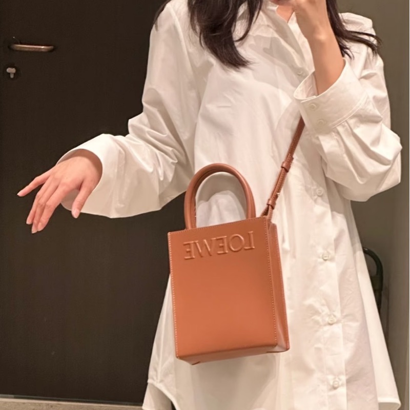 莉亞精品♡Loewe 棕色皮革琴譜包 二手-2