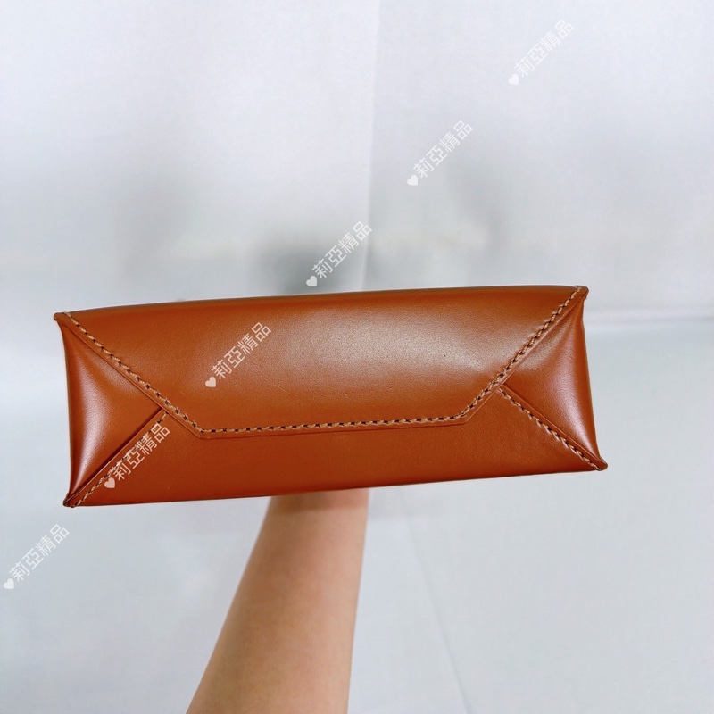 莉亞精品♡Loewe 棕色皮革琴譜包 二手-10