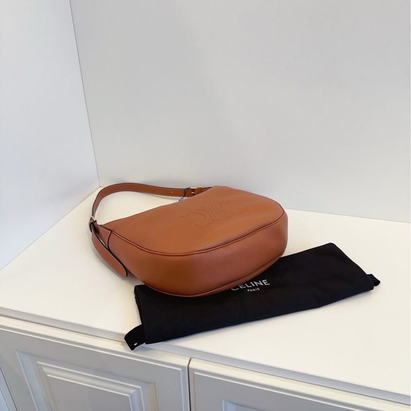 ✨Celine|焦糖色浮雕凱旋門Heloise Hobo|中號|99新-5