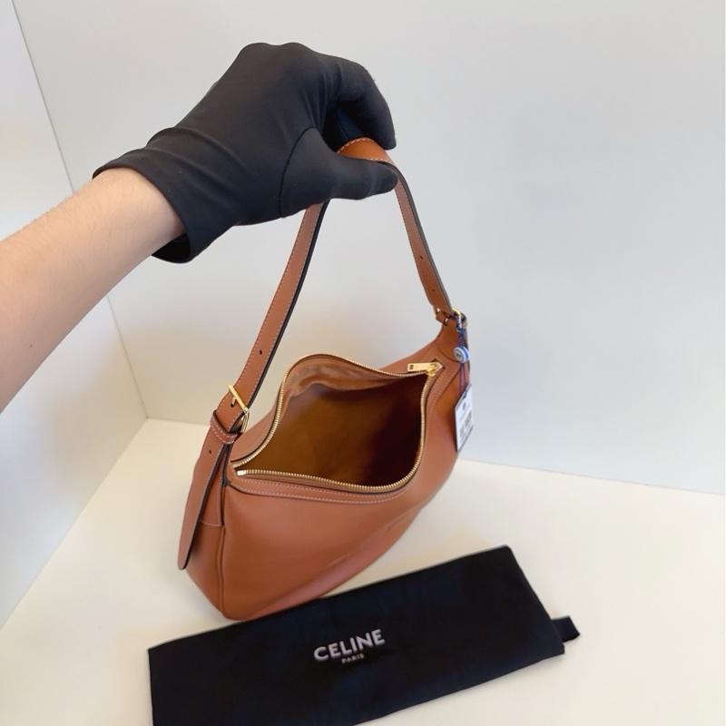 ✨Celine|焦糖色浮雕凱旋門Heloise Hobo|中號|99新-8