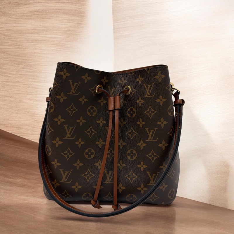 莉亞精品♡ LV M44887老花水桶包咖色 二手美包-0